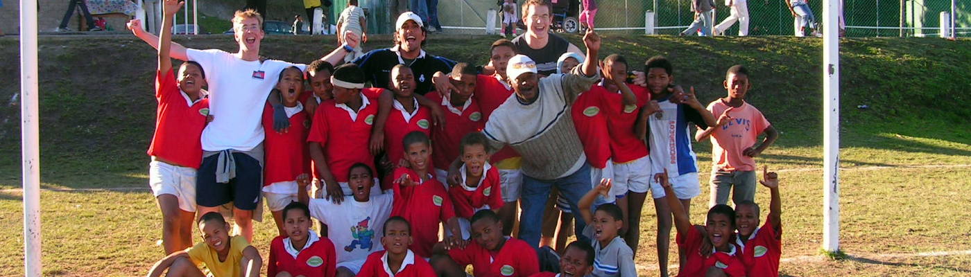 Coach Sports to children in Knysna in South Africa